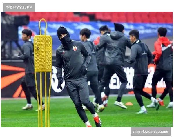 海港本土球员担纲，安永佳刘祝润组成临时锋线